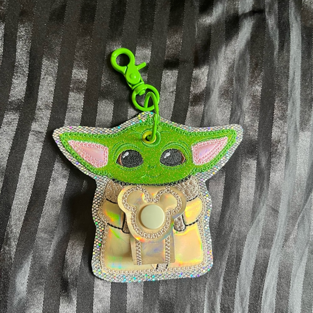 Disney Shiny Baby Yoda Mickey Ears Holder with Clasp and Keychain Claw